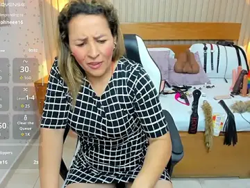 Stripchat Free Porn Cam of luciana_ballesteros_