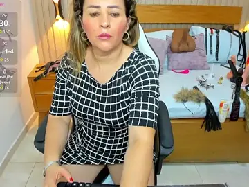 Stripchat Free Live Porn of luciana_ballesteros_