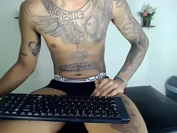 Stripchat Adult Webcam of Tatoo_Noah