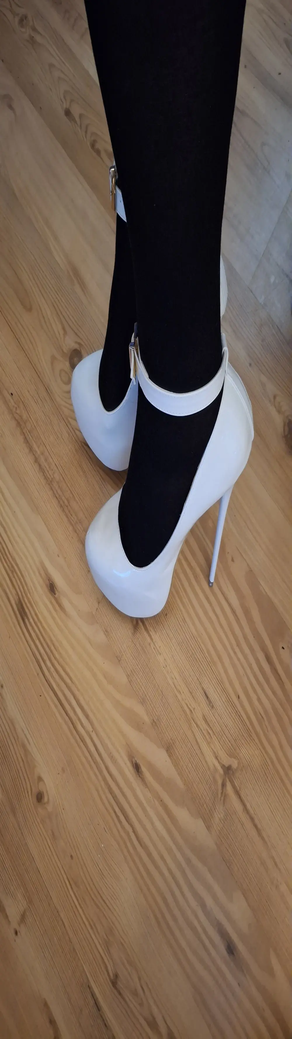 AgnesCross39