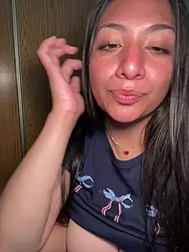 Stripchat Sex Cam of BustiBunny69