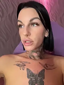 Stripchat Sex Cam of angel_devil_forever