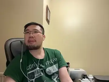 Stripchat Free Porn Cam of jasonryu2025