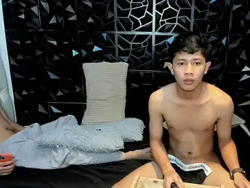 Stripchat Adult Webcams of roberthugecock