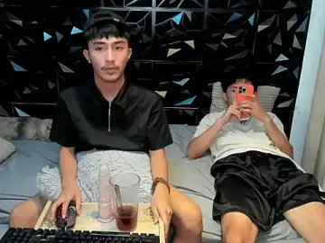 Stripchat Best live sex cam show of roberthugecock