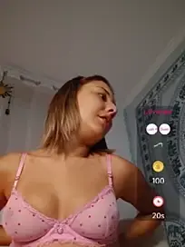 Stripchat Live Porn of KarlaLuar_