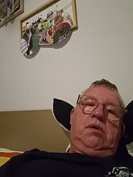 Stripchat Nude Webcam of Robotnikm