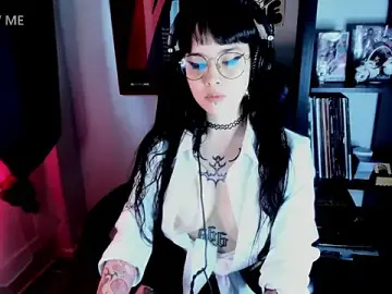 Stripchat Free Porn Cam of mistressannskywalker