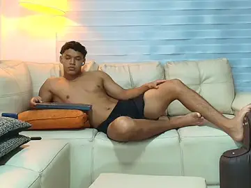 Stripchat Sex Cam of oliver_evans_