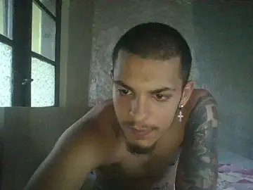 Stripchat Free Live Porn of robertmrn112