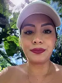 Stripchat Live Sex Cam of LINDA_PATTY94
