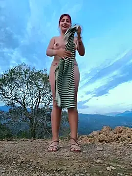 Stripchat Live Porn of LINDA_PATTY94