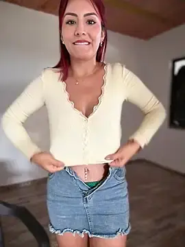 Stripchat Live Sex of LINDA_PATTY94