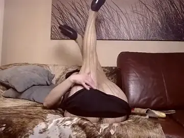 Stripchat Adult Webcam of ElizabethLong