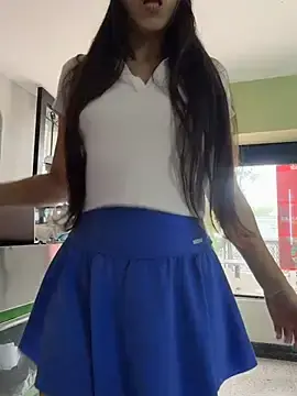 Stripchat Sex Cam of LittleDoll___