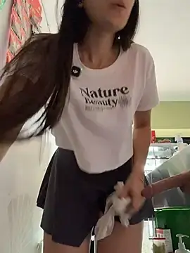 Stripchat Sex Cam of LittleDoll___