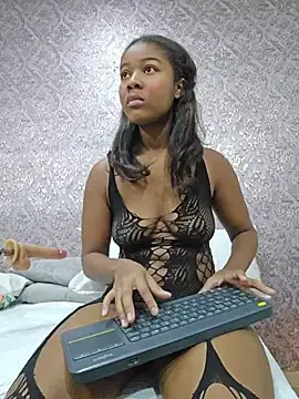 Stripchat Sex Cam of OriannaJames