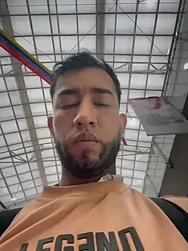 Stripchat Free Live Porn of liam_bronw