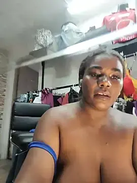 Stripchat Free Live Porn of MAREIA_25