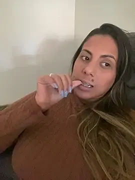 Stripchat Sex Cam of kifanyy