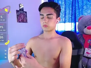Stripchat Live Sex of OwenBluee