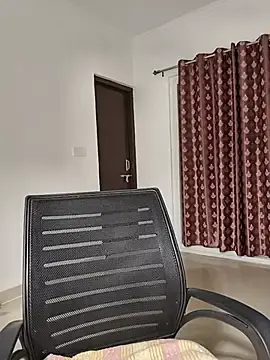 Stripchat Adult Webcam of Cute-Maanvi