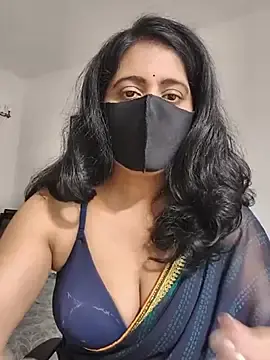 Stripchat Adult Webcam of Cute-Maanvi