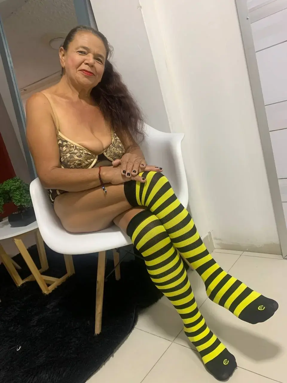 grandmother_milf