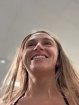Stripchat Live Sex of lunagirl13