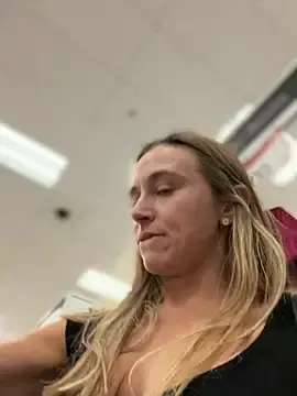 Stripchat Live Sex of lunagirl13