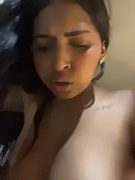 Stripchat Best live sex cam show of Milanyvero_