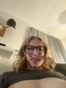 Stripchat Sex Chat of dirtylittlefantasy