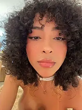 Stripchat Sex Cam of OSHUN_