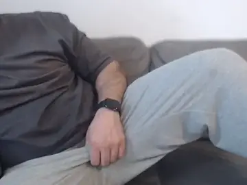 Stripchat Free Porn Cam of hugemachohandsome