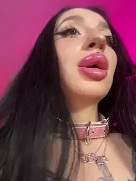 Stripchat Free Porn Cam of Molly__Moon