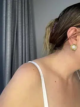 Stripchat Free Live Porn of valery_mora