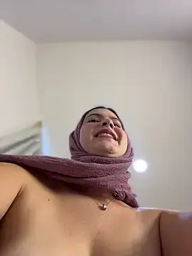 Stripchat Live Sex Cam of naughty__angel