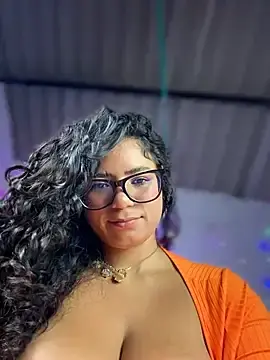 Stripchat Best Webcam of Simone_Miller