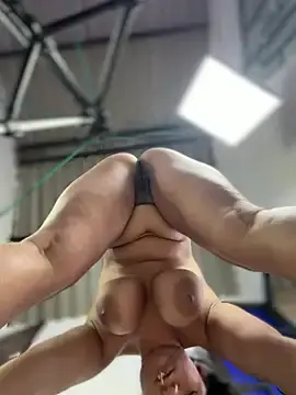 Stripchat Watch Live Sex Cams of Simone_Miller