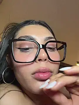 Stripchat Live Sex Cam of zui_lu