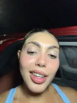 Stripchat Live Sex Cam of zui_lu
