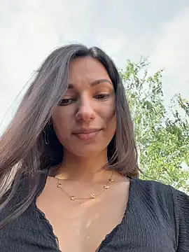 Stripchat Private Sex Chat of -_MiaQueen_-