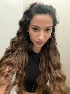Stripchat Live Porn of -_MiaQueen_-