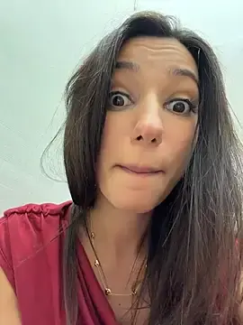 Stripchat Free Live Porn of -_MiaQueen_-