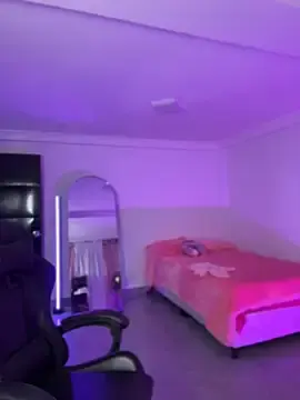 Stripchat Free Porn Cam of JuanitaMore01