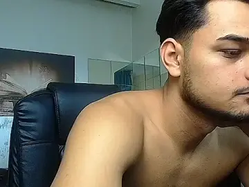 Stripchat Live Sex Cam of MalakaiFrost