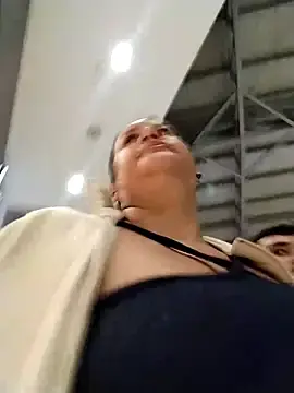 Stripchat Live Sex Cam of keilymadam