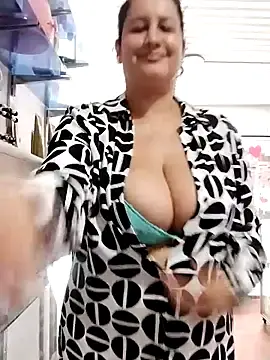 Stripchat Live Sex Cam of keilymadam