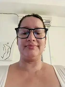 Stripchat Live Sex Cam of keilymadam