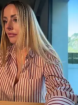 Stripchat Live Sex of EmaSalis